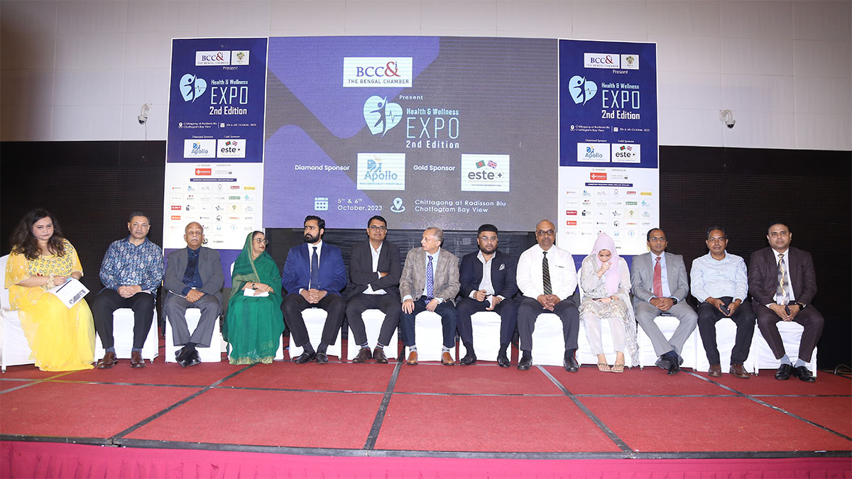 Dignitaries on the dias : (L-R) Ms. Angana Guha Roy Chowdhury, Assistant Director General, The Bengal Chamber of Commerce and Industry, Brigadier General Mr Abu Sayeed Mohammad Ali, Chief Executive Officer, Radisson Blu Chattogram, Dr. V R Ramanan, Director-SRIOS, Peerless Hospital, Mrs Abida Mostafa, Senior Vice President, Chittagong Women Chamber of Commerce and Industry, Mr. Omar Hazzaz, President, The Chittagong Chamber Of Commerce & Industry, Mr. Arnab Basu, President Designate, The Bengal Chamber of Commerce and Industry & Advisory Leader, PricewaterhouseCoopers Pvt. Ltd, Mr. Mahbubul Alam, President, The Federation of Bangladesh Chambers of Commerce and Industry, Mohammed Faisal, Managing Director, Este Medical Bangladesh Limited, Mr. Rana Dasgupta, CEO-Eastern Region, Apollo Hospitals Group, Dr Munal Mahbub, Chairman, Mati-ta and Senior Vice President, Chittagong Women Chamber of Commerce & Industry, Dr. Saumitra Bharadwaj, Group President, Medica Group of Hospitals, Salahuddin Md Reza, President     , Chittagong Press Club, Mr. Sombrata Roy, Unit Head, The Calcutta Medical Research Institute