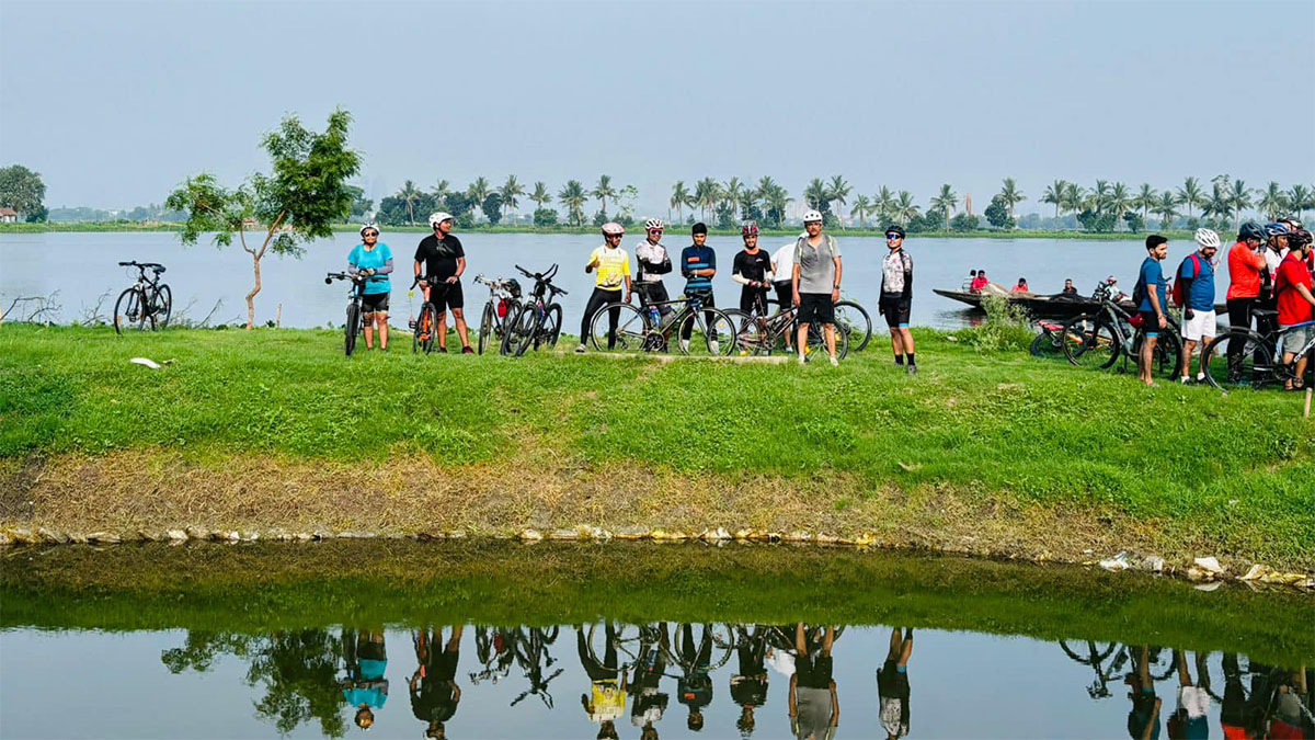  Cyclists at Chacker Bhery (Wetlands area)