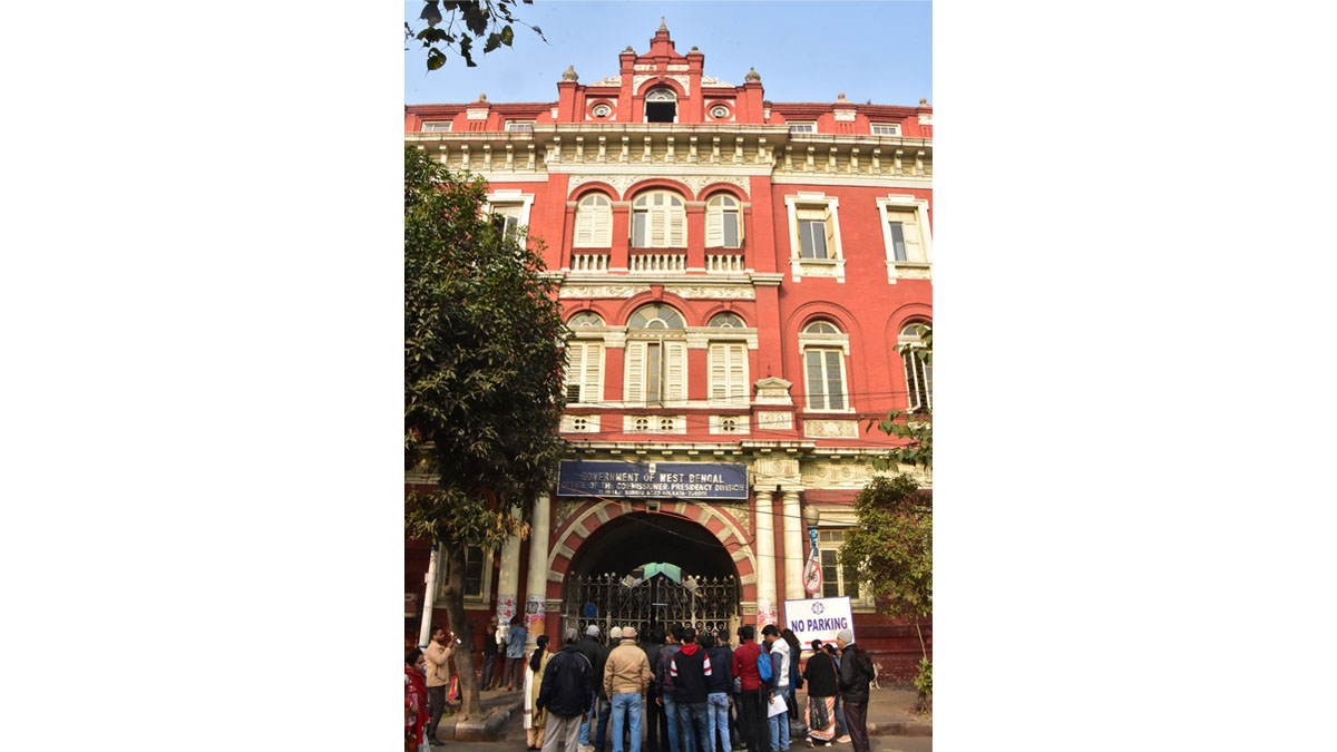 All the participants visiting Writer’s Building during the 4th edition of BCC&I Heritage Walk titled Heritage Trail: Exploring Dalhousie and Mohun Bagan Club