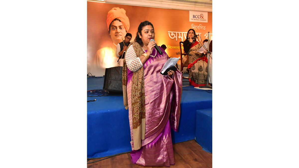 Ms Sukanya Bose, Director, The Bengal Chamber, emceeing Swami Vivekananda: A Herald for Sustainable Tourism programme on 17th January 2024 at The Bengal Chamber and followed by a cultural presentation titled “Amritasya Putra”, a tribute to Swami Vivekananda.