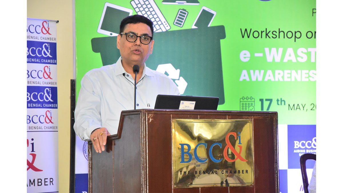 Dr. Rajesh Kumar, IPS, Member Secretary, WBPCB addressing as the Chief Guest.