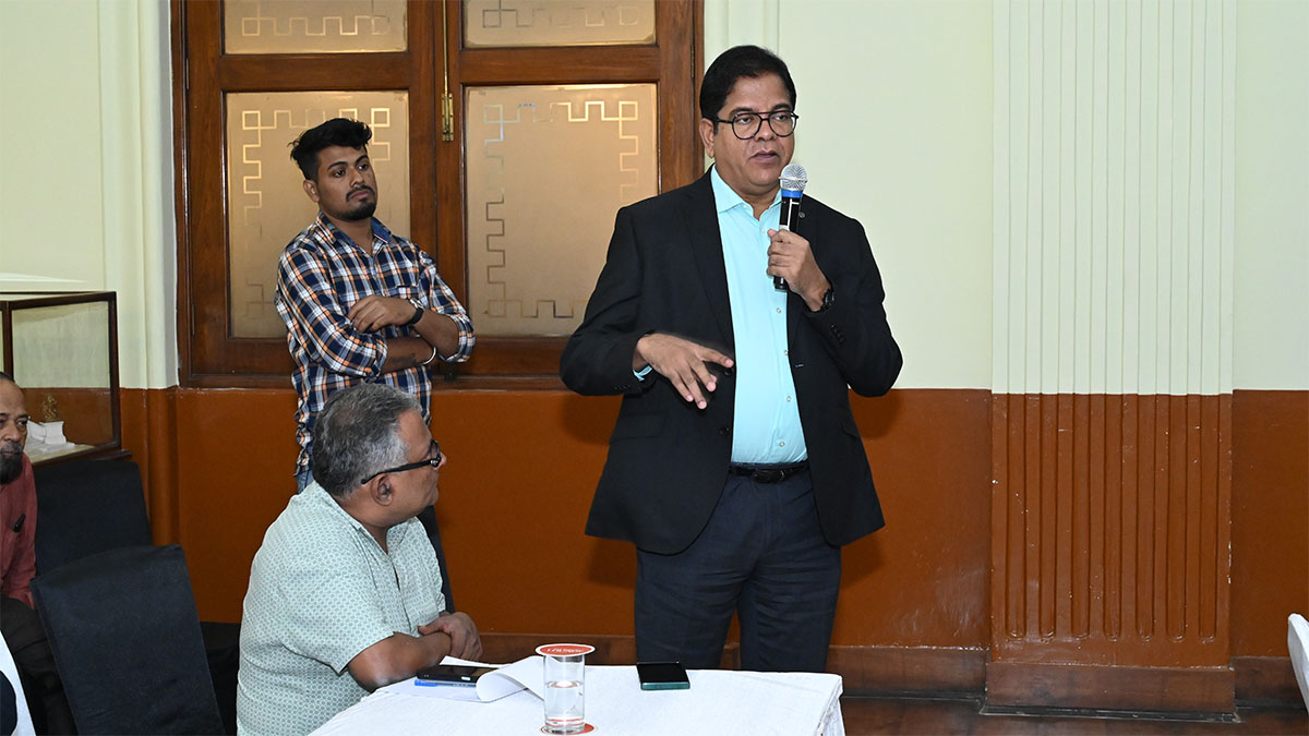 Distinguished audience asking questions