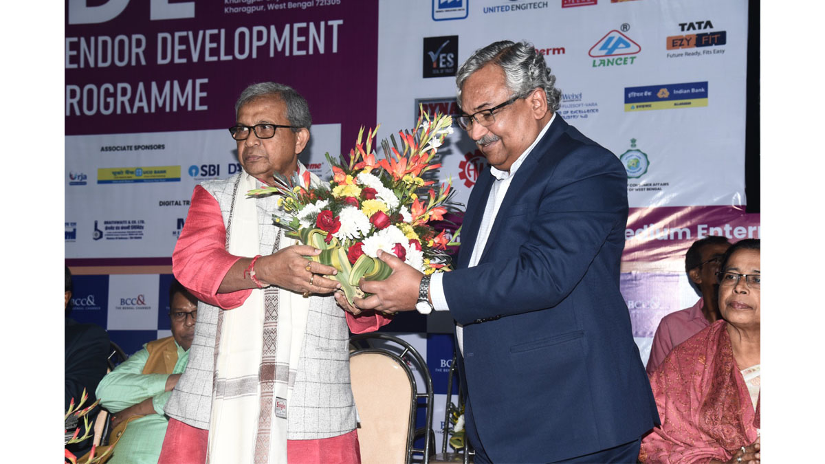 Sri Manas Ranjan Bhunia, Minister-In-Charge, Water Resources Investigation And Development, GoWB being welcomed by Mr. Gautam Ray, President, Bcc&I; Executive Director (Hr & Admin.) - Cesc Limited & President (Hr) – Power Group, RPSG.