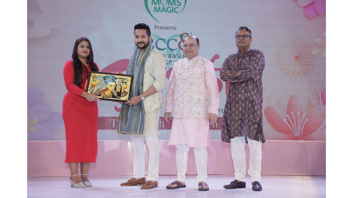 Emcee Mr. Parambrata Chatterjee being felicitated On Stage - Mr. Arnab Basu- President Designate, BCC&I & Advisory Leader & Partner, PricewaterhouseCoopers Pvt Ltd; Ms. Jinia Roy Chowdhury, Member, Sports Committee, The Bengal Chamber; Mr. Subrata Dutta Chairperson, Sports Committee, The Bengal Chamber and Managing Director, The George Telegraph Group