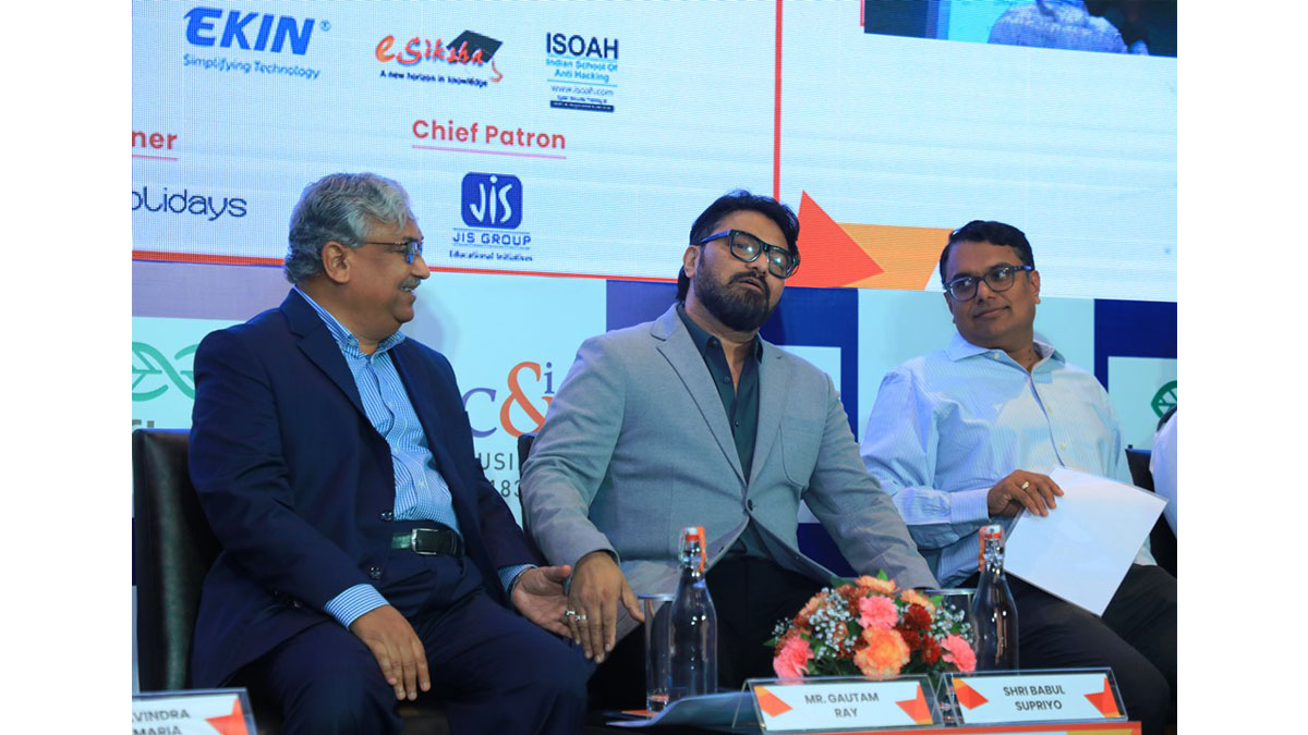 Shri Babul Supriyo, Hon’ble Minister-in-Charge, Department of Information Technology and Electronics, Government of West Bengal ( M) with Mr. Gautam Ray, President, BCC&I and President - Corporate, RPSG Group (L) and Mr. Arnab Basu, President Designate and Chairperson, IT Committee, BCC&I and Advisory Leader, PricewaterhouseCoopers Pvt Ltd. 