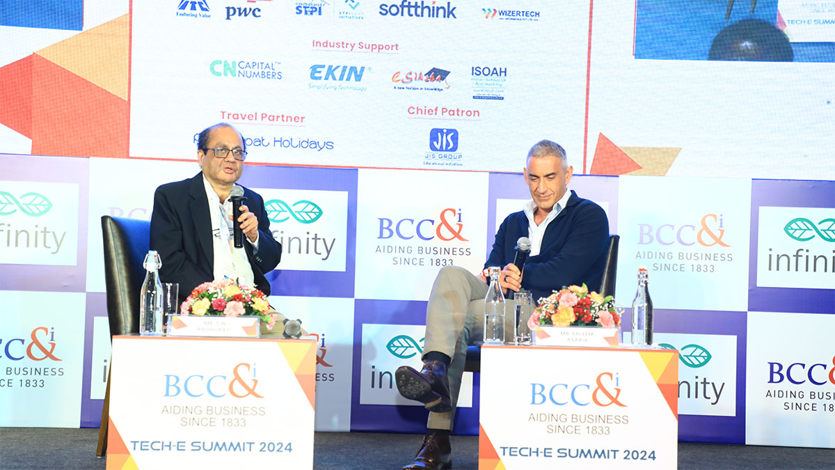 Mr. Saleem Asaria, Partner, Lightrock India  ( R ) in conversation with Mr. C N Raghupathi, Founder Director, Manipal Innovation Leadership and Entrepreneurship School (L) . 