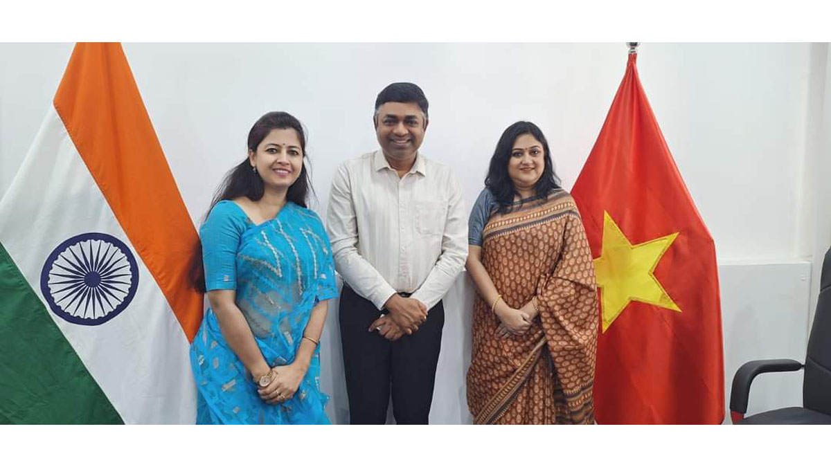 Ms. Swarnali Dhar, Deputy Director, BCC&I (left) and Ms. Rajashree Mukherjee, Manager, BCC&I (right) met the Consul General of India in Ho Chi Minh City, Vietnam, Dr. Madan Mohan Sethi