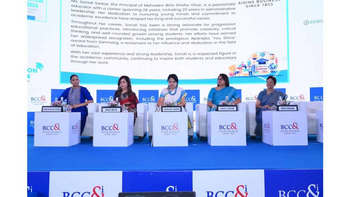 Panel discussion regarding school education ‘Building Foundations: Insights into the 5+3+3+4 Curriculum’ was moderated by Ms. Rupkatha Sarkar, Principal, La Martiniere for Girls (middle), speakers were (left to right) Ms. Aakanksha Kaur, Director, JIS Group of Schools, Ms. Apala Dutta, Principal, Birla Bharti School, Ms. Sonali Sarkar, Principal, Mahadevi Birla Sishu Bihar, Ms. Amita Prasad, Educationist.