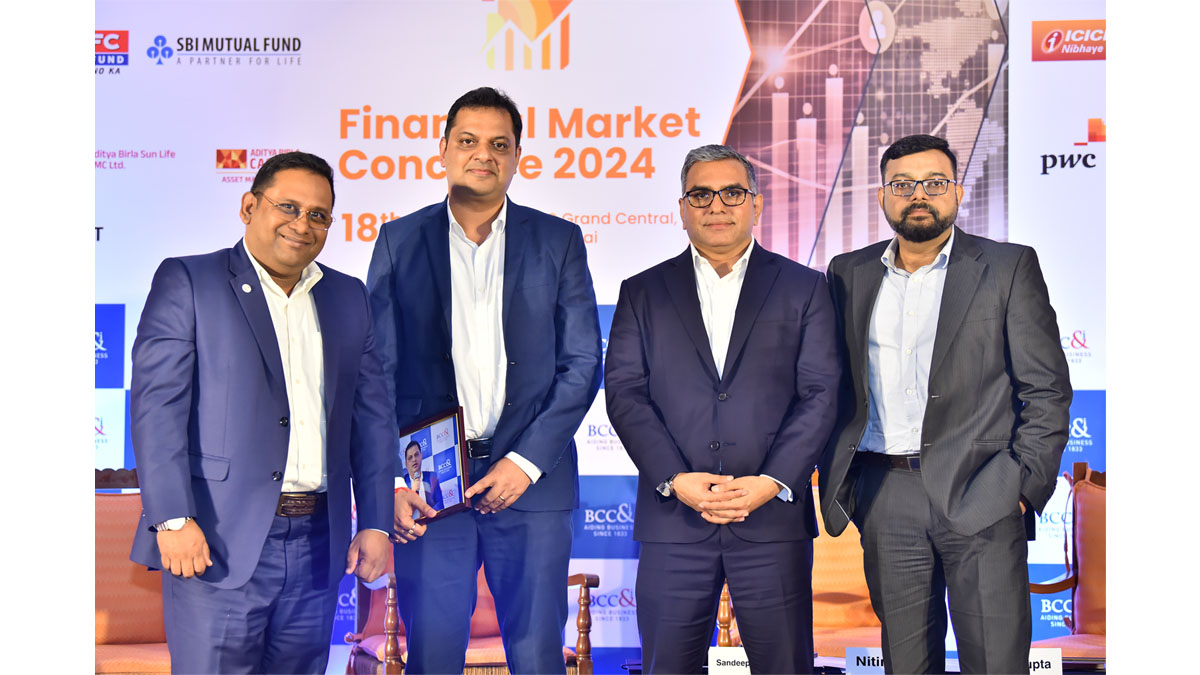 Mr. Ronojoy Basu, Chairman, The Next Gen Packaging Committee, BCC&I & Area Sales Manager, Middle East & South East Asia, Emerson + Renwick Group felicitated the panelists at the Session on “Indian Capital Market: Balancing the Compounding Magic and Risk Appetite”